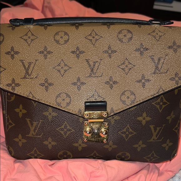 Louis Vuitton Handbags - Louis Vuitton Pochette Metis Reverse Monogram Canvas Bag